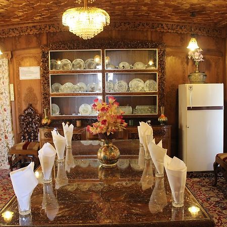 Wangnoo Worth Houseboats Hotel Srinagar  Ngoại thất bức ảnh