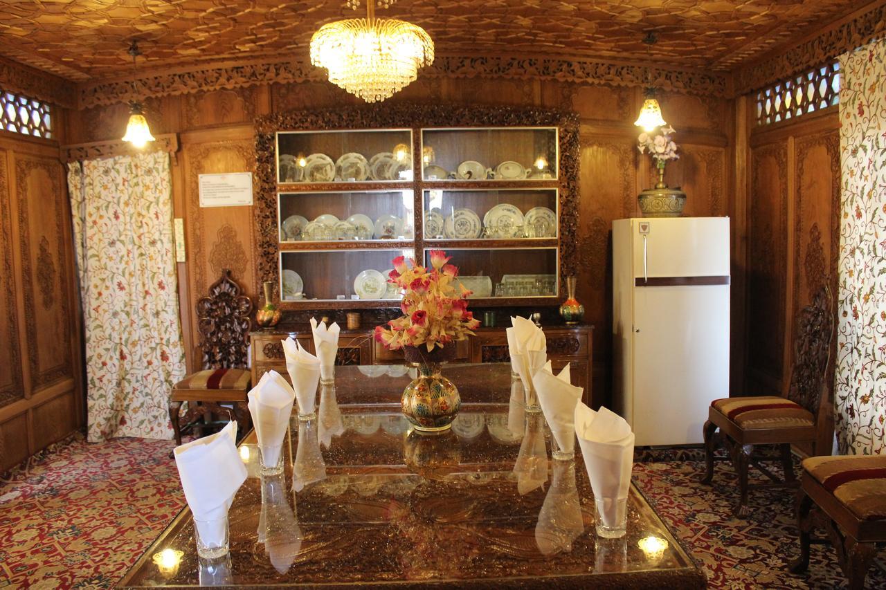 Wangnoo Worth Houseboats Hotel Srinagar  Ngoại thất bức ảnh