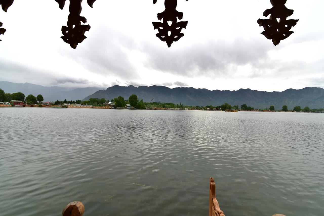 Wangnoo Worth Houseboats Hotel Srinagar  Ngoại thất bức ảnh