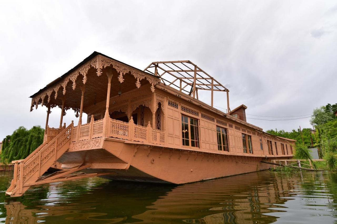 Wangnoo Worth Houseboats Hotel Srinagar  Ngoại thất bức ảnh